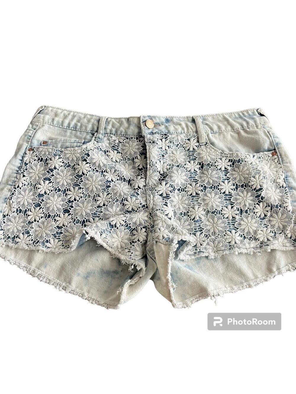 Lei Blue Jean Shorts Lacy Overlay Size 13